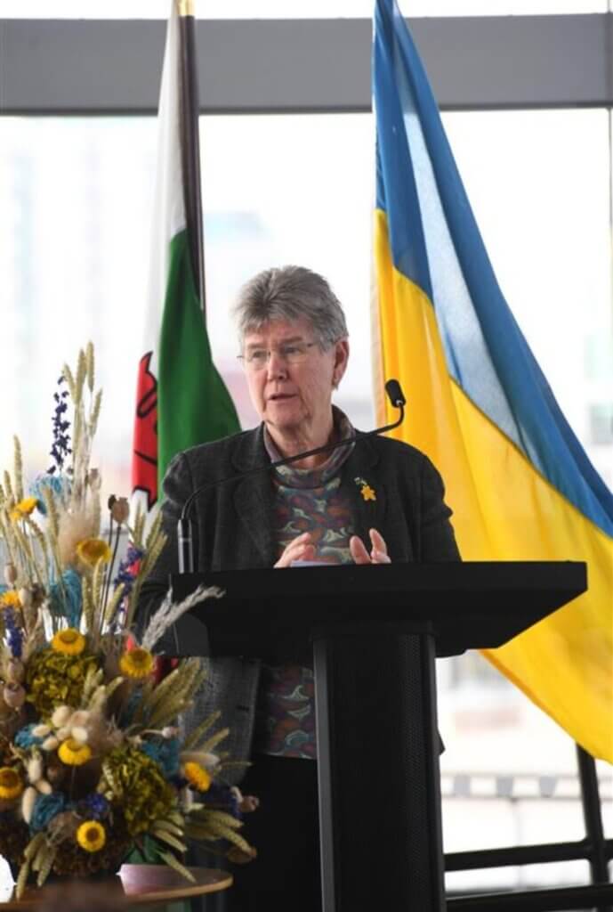 Jane Hutt MS reaffirms Wales' support for Ukraine during a solemn Holodomor remembrance ceremon